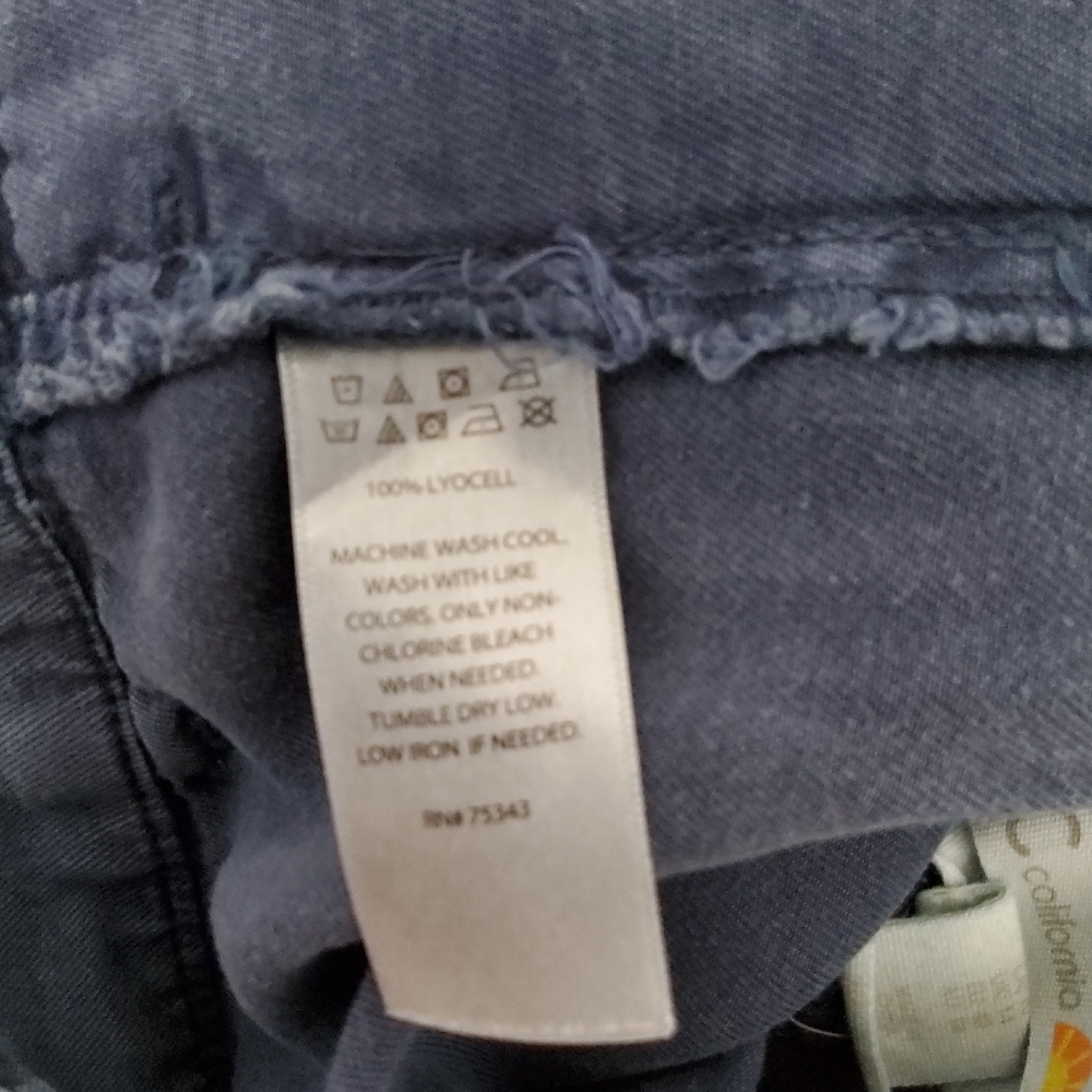C&C California Navy Blue Shorts - Picture 7 of 7